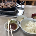 赤のれん - ホルモン定食②