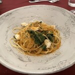 サーラ・マンジェ・ドゥ・クール  - 