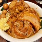 ラーメン 雷 東京本丸店 - 