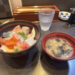 市場めし あまつぼ - 