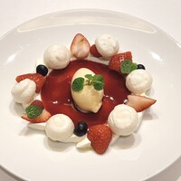 メゾン ポール・ボキューズ - フレッシュベリーのヴァシュラン仕立て