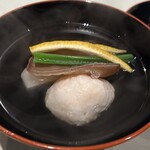 277617290 - 真薯とキクラゲのお椀