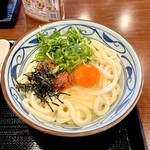 丸亀製麺 - 明太釜玉うどん（大）￥750、お願いすれば店側で玉子を混ぜてくれます。