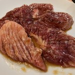 焼肉食堂 昭和商店 かね村 - コメカミ