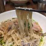 セキレイ - 牡蠣とほうれん草　　麺リフト