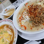 餃子の王将 - 野菜たっぷり担々麺＆天津飯