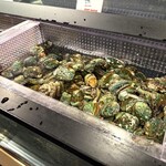 海鮮ブッフェダイニング 銀座八芳 - 鮑。