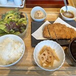 博多もつ鍋 やまや - 日替わりのトンカツ定食