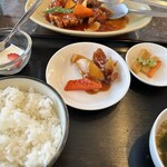 点心・中華 春夏秋冬 - 定食のご飯とスープ