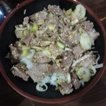 千家 - とても美味しいチャーシュー飯。白胡麻とネギが良い仕事してます。