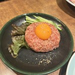 焼肉 静龍苑 - ユッケ