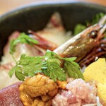 天びん屋 - 天びん屋の海鮮丼アップ