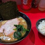 横浜ラーメン斎藤家 日野店