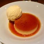 お茶とお菓子まやんち -  カスタードプリン　\350　自家製バニラアイスクリーム付き＋\200
      