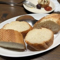 リザラン 新橋店 - アヒージョ美味しくて、バケットおかわりしました。
