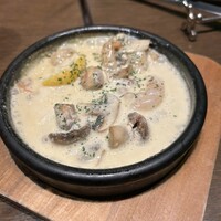 リザラン 新橋店 - 今日は寒かったので、アヒージョ温かくて、スっごく濃くがあり、美味しかったです。