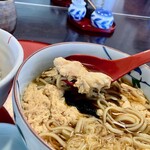手打そば 松栄庵 - フワフワ玉子とじの一部