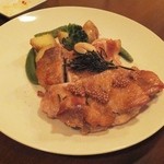 イタリアン酒場サルーテ -  二戸産菜彩鶏もも肉のソテー