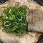 大砲ラーメン  - ネギが一杯あると幸せです。