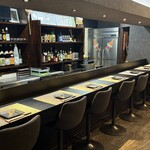 ふく手羽 - カウンターのお席になります。