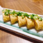 くぼや - 出汁パックの中身を使った出汁巻卵　出汁の粒々が見えます✨