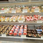 パティスリー・ビィズ・ショコラ - 眺めてるだけでも楽しい