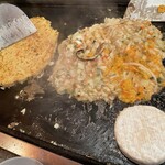 鉄板バル・お好み焼き・もんじゃ 粉と水 - 