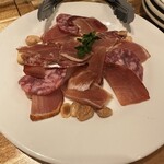 277695464 - 生ハム盛り合わせ