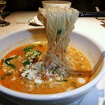 ドゥ エピセ - ランチコースの食事　坦々麺