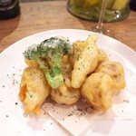 カフェ エ バール ドゥー - ポテトフリット。衣にビールを少量入れ、からっと仕上げます