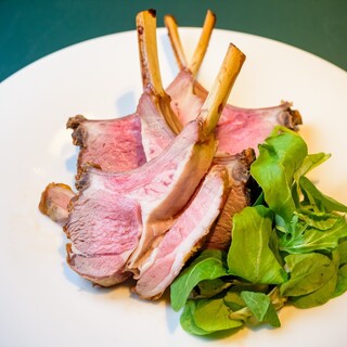 1月～3月の旬にこだわったジューシーなラム肉を、コースで堪能
