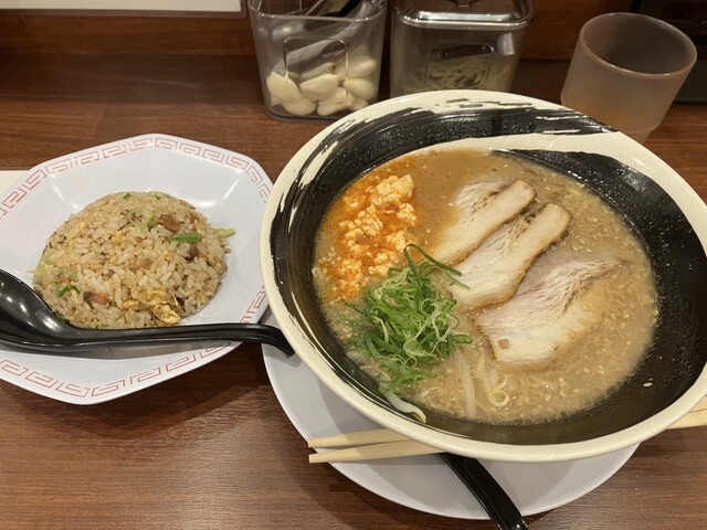 替え玉無料  無限替麺 麺喰屋 - 十三/ラーメン | 食べログ