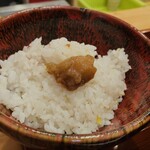 酒粕うどん たぐち - 酒粕うどん◥█̆̈◤࿉∥の後に入れる雑穀米入のご飯と上にはさっぱりと味変用の種を取った梅干しが✩⋆*॰¨̮⋆｡˚(﹡֦ƠωƠ֦﹡)✨️✨️✨️