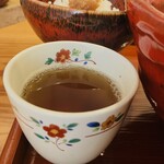 酒粕うどん たぐち - 温かいお茶も付いてます✨️