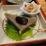 酒粕うどん たぐち - こんにゃくの田楽✨️奥が胡麻豆腐✨️どちらも美味でした✨️