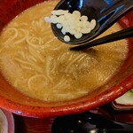 酒粕うどん たぐち - 食感を楽しむ為、少しいれてみます✨️