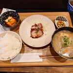 江戸堀 焼豚食堂 - 豚汁定食990円。
