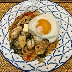 東京ガパオ - 牡蛎のガパオ　1430円
