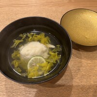 日本料理 e. - 秋から冬の東北の名産「もって菊」を用いたお椀。風情がありますね。むかごの柚子真薯。美味しい❤️