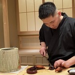 鮨 陸 - 壺の中に蛸が入っていました。