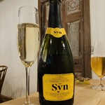 6eme Kobe - シン キュヴェ ブラン✨
      オーストラリアですがとても美味しかった～・*:..｡o♬.･*’’*･.・*:.。.☆՞⸝⸝ᵒ̴̶̷  ᵒ̴̶̷⸝⸝՞✨