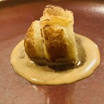 6eme Kobe - 横からの鶏モモと赤海老のパイ包み焼き✨