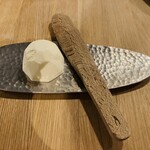 6eme Kobe - 綺麗にカットされたバゲット用ふわふわマーガリン✨