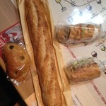 PELTA - バゲットとサンドイッチ系とオリーブだったかな