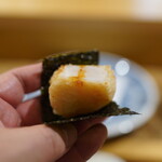 天ぷら浅沼 - 帆立の磯辺巻き