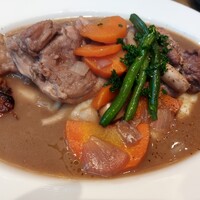 LE PORTIER Par Aux Delices de dodine Toranomon - ランチ鶏もも肉の赤ワイン煮込み