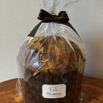 ラ・ポルタ・ディ・フィオッキ - クリスマスケーキより、パネットーネ　笑笑