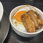 燕三条らーめん潤 - セットのエッグチャーシュー丼