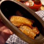 鶴の湯温泉 - 骨酒を飲み干して中を除くと、イワナの身がたっぷり！ これ、食べられます