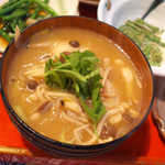 鶴の湯温泉 - 乳頭温泉名物・芋の子鍋！ 山の芋をベースに、汁までとろ～ん♪